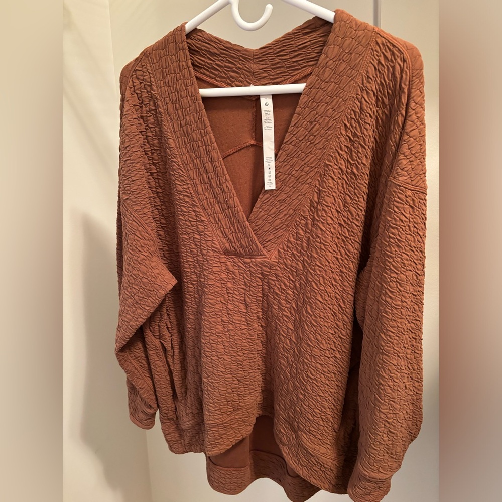 Lululemon oversized top.